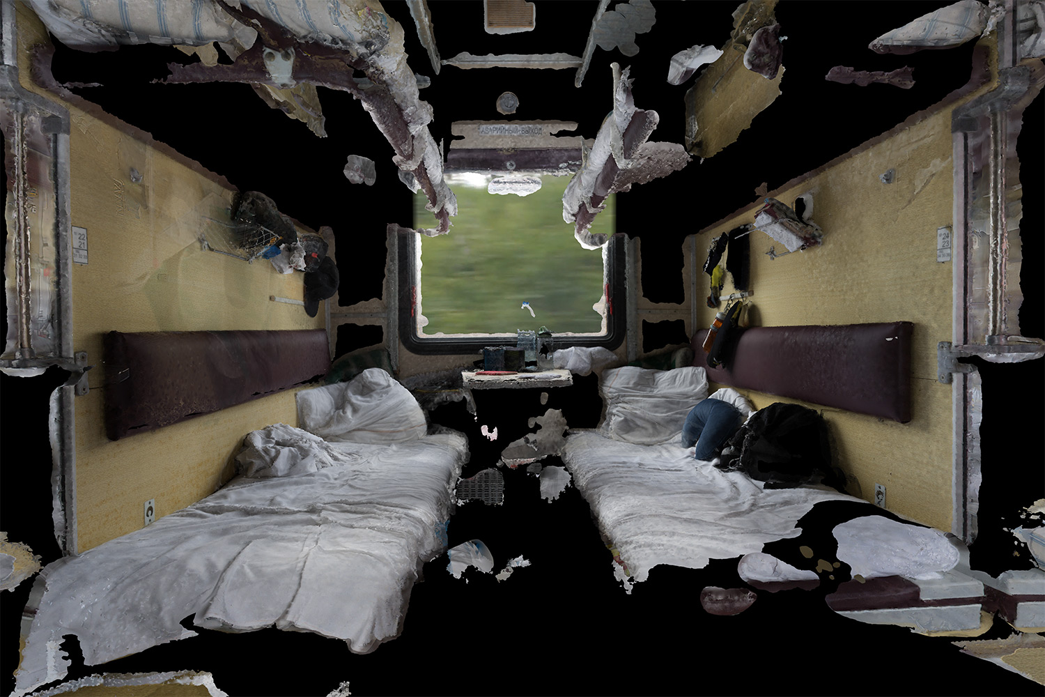 3D scan of train cabin with lots of artefacts in form of holes in the geometry